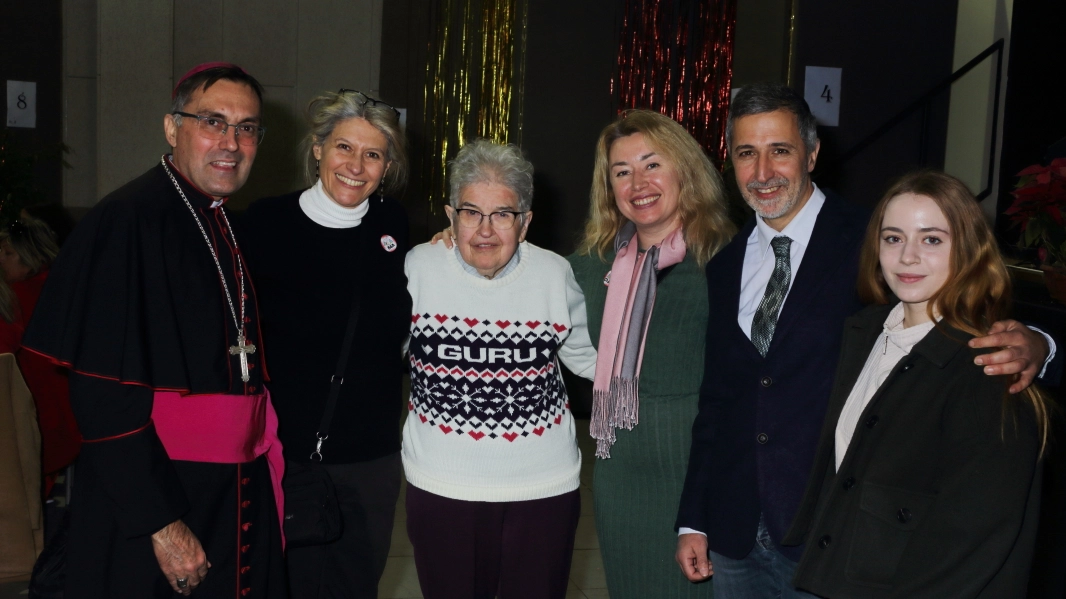 L'arcivescovo Gambelli al pranzo di Natale di Sant'Egidio allo Spazio Reale di San Donnino L'arcivescovo Gambelli al pranzo di Natale di Sant'Egidio allo Spazio Reale di San Donnino