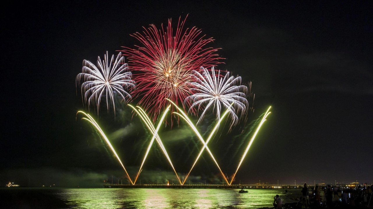 Lo show pirotecnico di fine estate