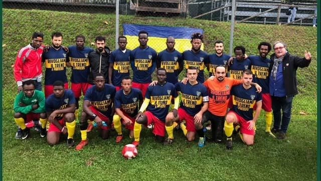 La formazione che milita nel campionato Aics lancia una raccolta fondi per i palestinesi . La formazione che milita nel campionato Aics lancia una raccolta fondi per i palestinesi .
