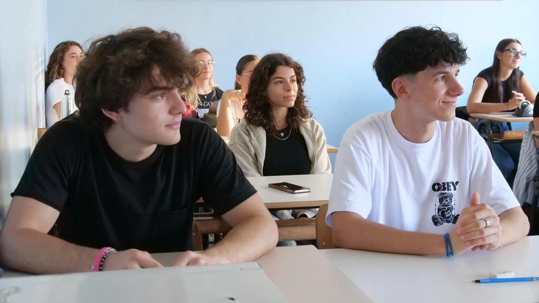 Cresce la percentuale dei giovani che trovano un impiego dopo la maturità sul territorio. Pubblicata la nuova edizione di Eduscopio.it, la piattaforma sulle scuole di II grado . . Cresce la percentuale dei giovani che trovano un impiego dopo la maturità sul territorio. Pubblicata la nuova edizione di Eduscopio.it, la piattaforma sulle scuole di II grado . .