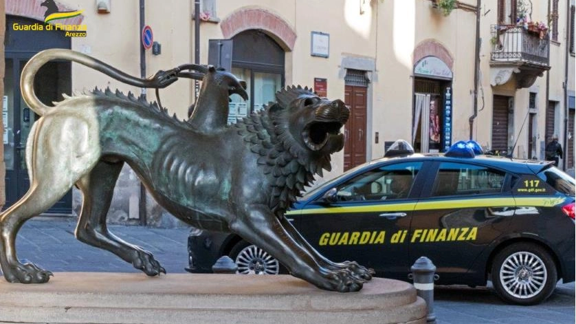 L'operazione della guardia di finanza di Arezzo L'operazione della guardia di finanza di Arezzo