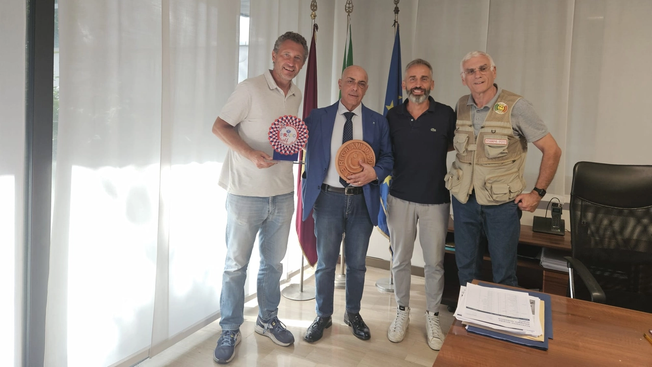 L'incontro con il Questore (foto Regalami un Sorriso)