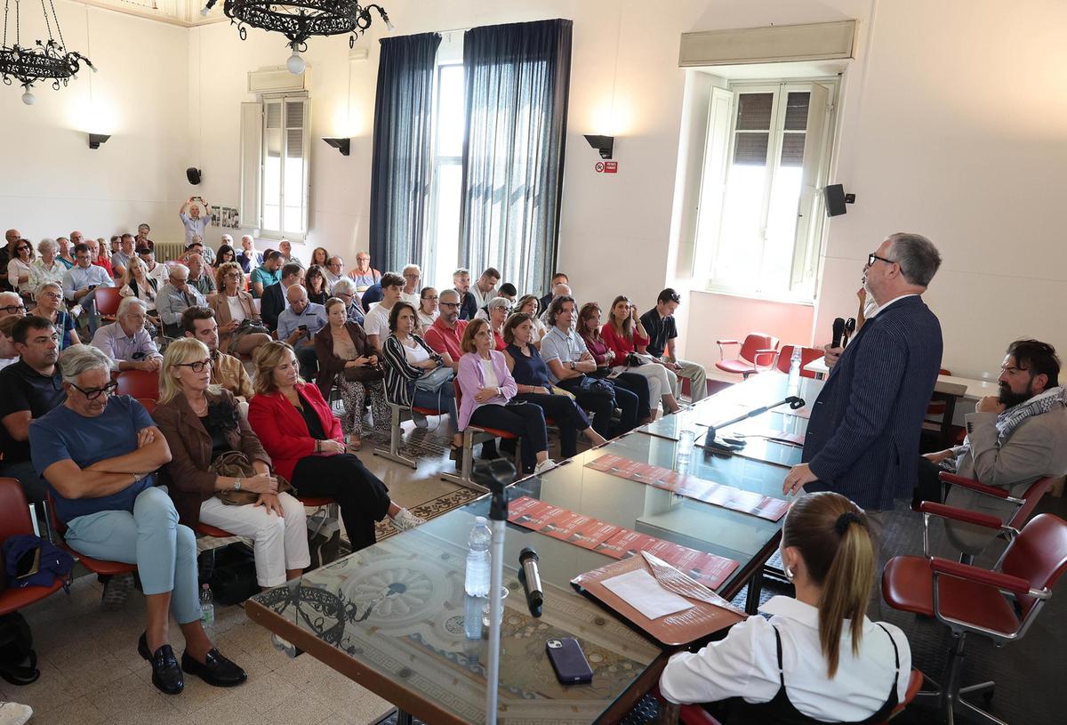 "Difendo la sanità pubblica. Con le unghie e i denti" "Difendo la sanità pubblica. Con le unghie e i denti"