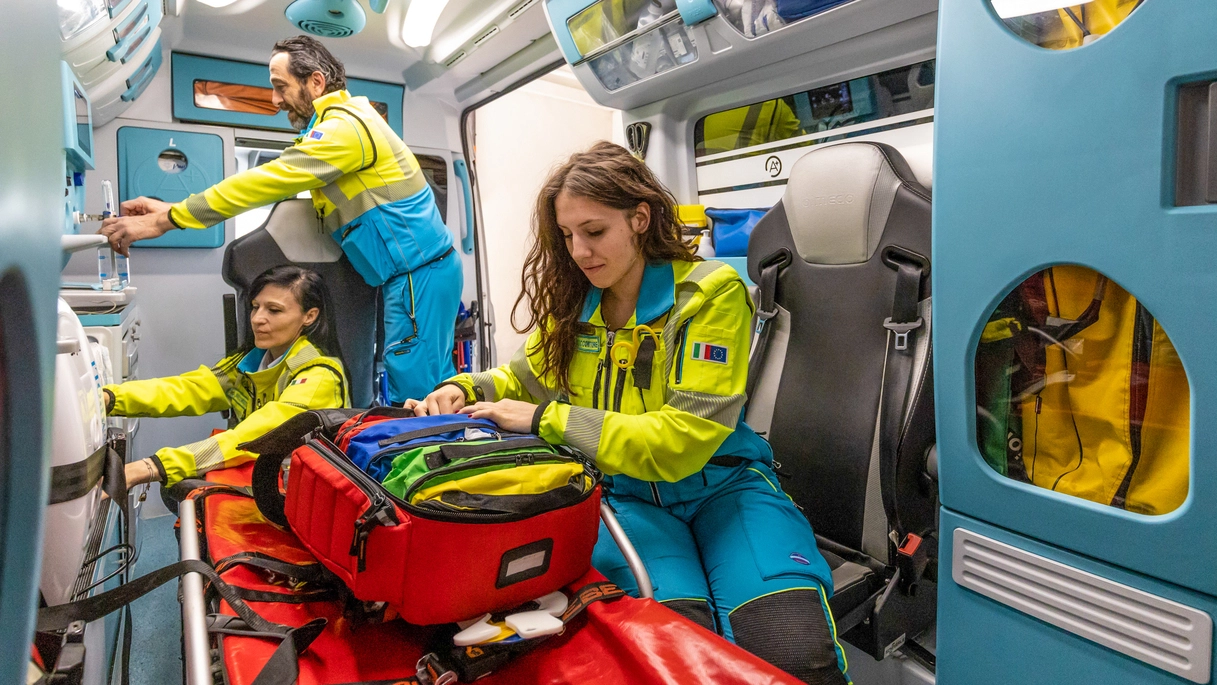 La coppia è stata trasportata in ospedale