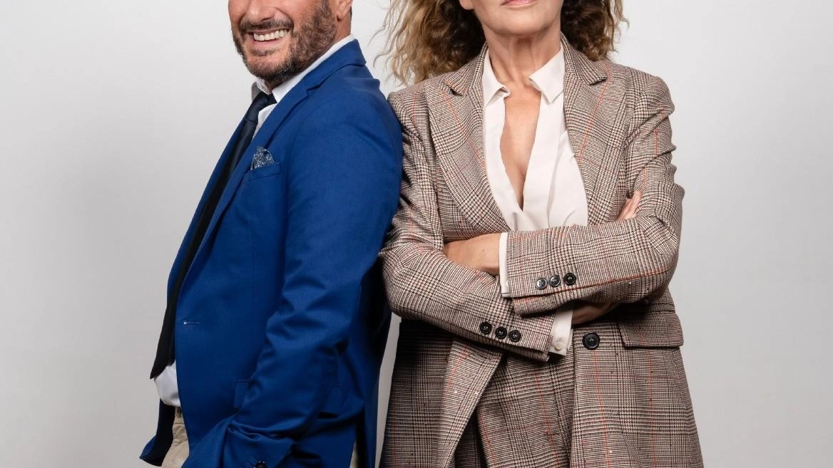 Todi Festival, prima della commedia con Eva Grimaldi: "Non riuscivo a finire il copione dalle risate" . Todi Festival, prima della commedia con Eva Grimaldi: "Non riuscivo a finire il copione dalle risate" .