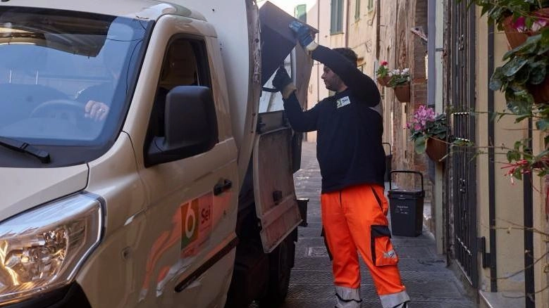 Vibrante protesta di un nutrito numero di cittadini. «Segnaliamo una situazione che. giorno dopo giorno sta diventando sempre più insostenibile e pericolosa» Vibrante protesta di un nutrito numero di cittadini. «Segnaliamo una situazione che. giorno dopo giorno sta diventando sempre più insostenibile e pericolosa»