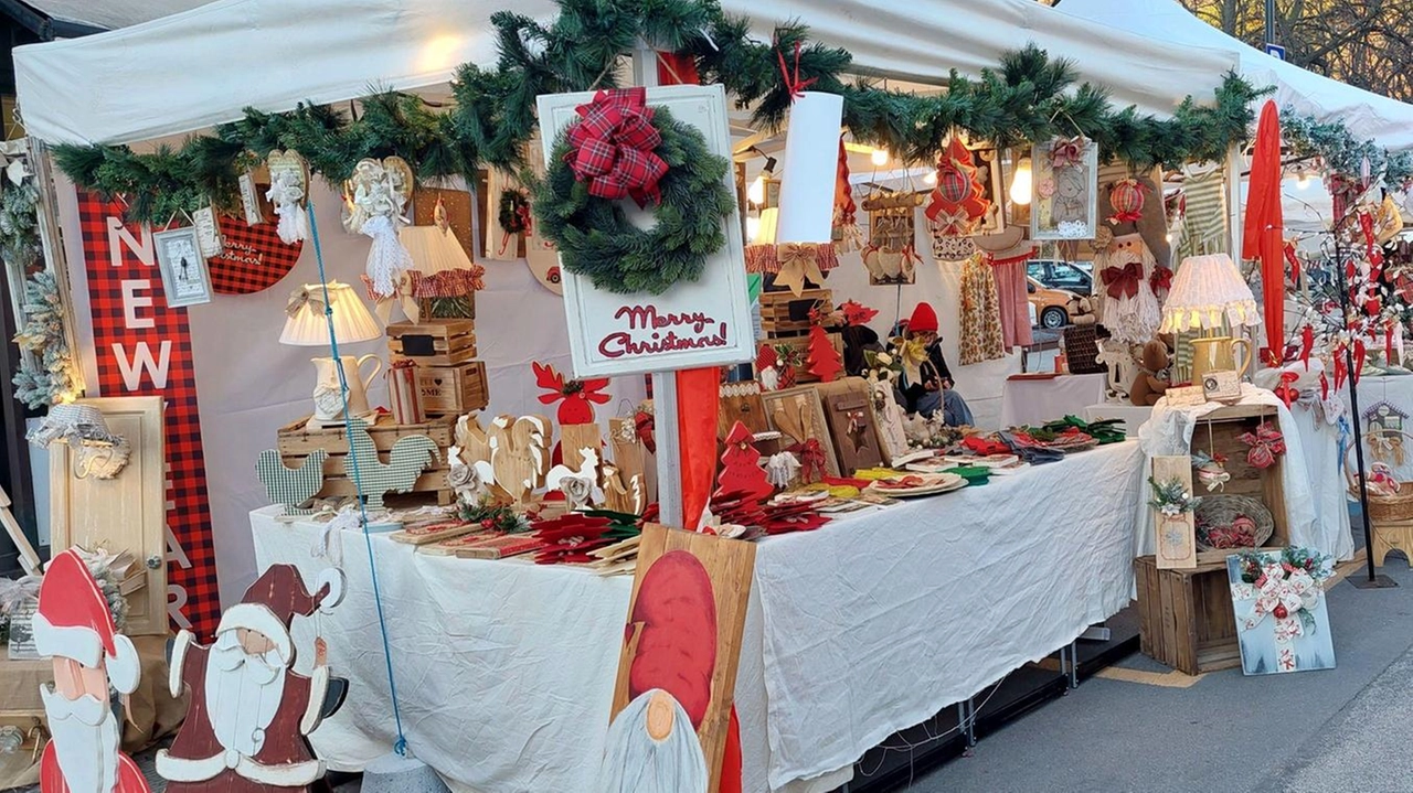 Piazza Statuto e la vicina piazzetta Crispi saranno un suggestivo villaggio. Da questo weekend e fino a domenica 22 dicembre stand dalle 9 alle 20. Piazza Statuto e la vicina piazzetta Crispi saranno un suggestivo villaggio. Da questo weekend e fino a domenica 22 dicembre stand dalle 9 alle 20.