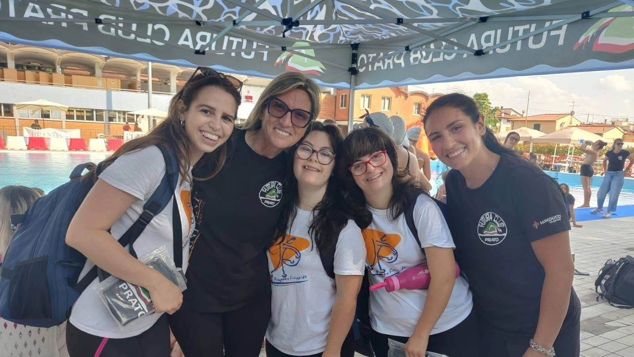 L’allenatrice e le atlete del progetto “Filippide” insieme alle tecniche. Ricotta e Vivirito L’allenatrice e le atlete del progetto “Filippide” insieme alle tecniche. Ricotta e Vivirito