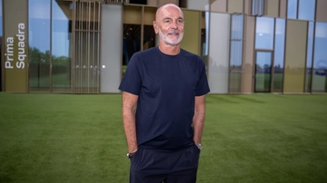 Fiorentina, ecco Pioli al Viola Park. Il tecnico comincia l’avventura: “Tornare qui è speciale”
