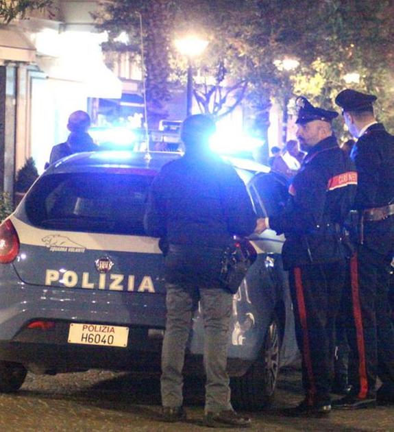 https://www.lanazione.it/image-service/view/acePublic/alias/contentid/YjhlYTQyYTgtOWZiOS00/0/baby-rapinatori-in-azione-i-colpi-in-monopattino.jpeg?f=1.90:1&h=630