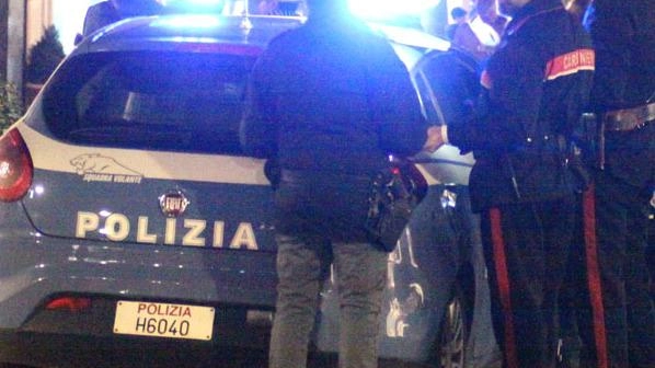 Ieri sera tre rapine in un’ora: due in via di Reggiana e una in via da Filicaia. Tra le vittime una donna cinese: i balordi sono fuggiti con la borsetta. Ieri sera tre rapine in un’ora: due in via di Reggiana e una in via da Filicaia. Tra le vittime una donna cinese: i balordi sono fuggiti con la borsetta.