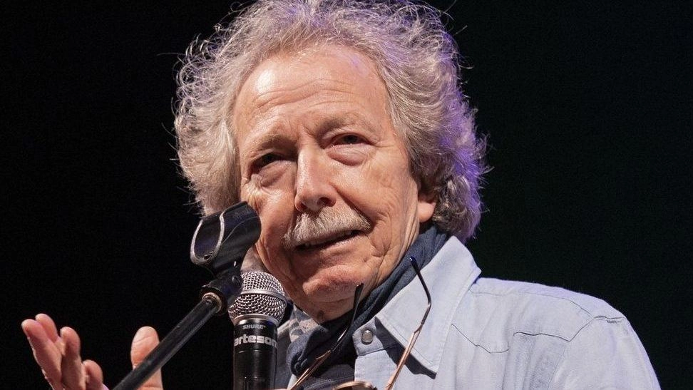 Domani alle 21 nella nuova piazza della Riconciliazione ad Arcidosso sarà di scena il. concerto, a ingresso gratuito, del cantautore Fabio Concato Domani alle 21 nella nuova piazza della Riconciliazione ad Arcidosso sarà di scena il. concerto, a ingresso gratuito, del cantautore Fabio Concato