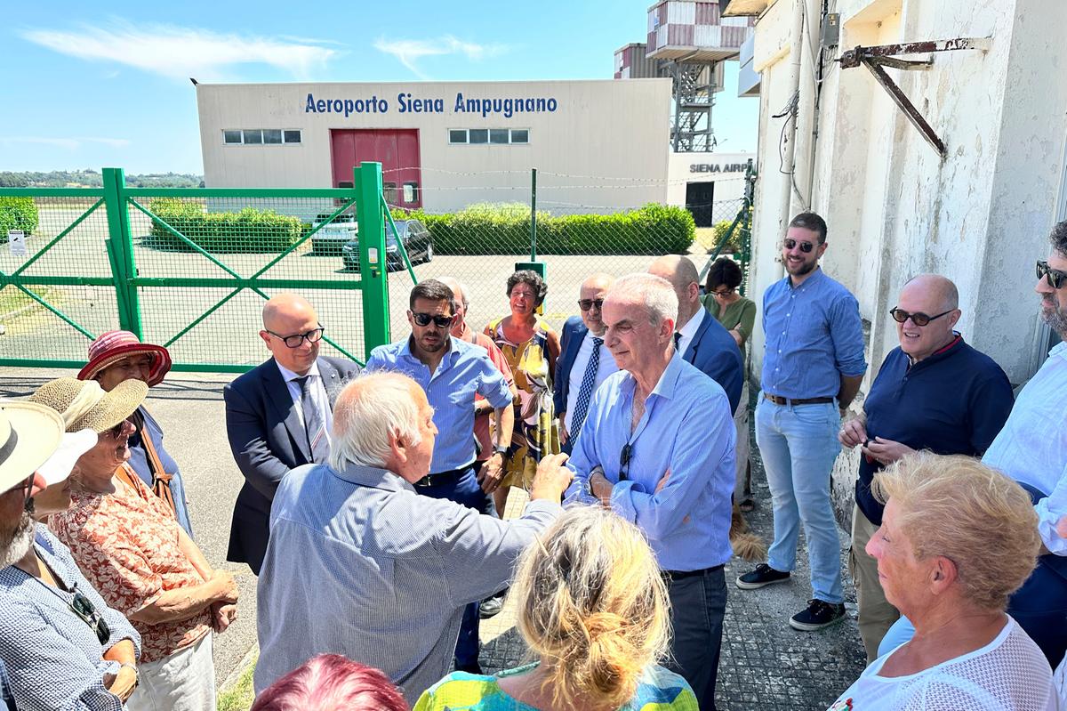 “No all’aeroporto di Ampugnano”, petizione on line del Comitato. E’ guerra aperta contro il progetto