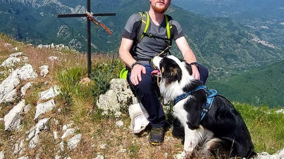 Pacini aveva lavorato ad Agliana e da qualche mese si era spostato alla ’Nerini’ di Quarrata. L’amico scalatore è incredulo: "Abbiamo fatto insieme diverse escursioni e arrampicate". Pacini aveva lavorato ad Agliana e da qualche mese si era spostato alla ’Nerini’ di Quarrata. L’amico scalatore è incredulo: "Abbiamo fatto insieme diverse escursioni e arrampicate".