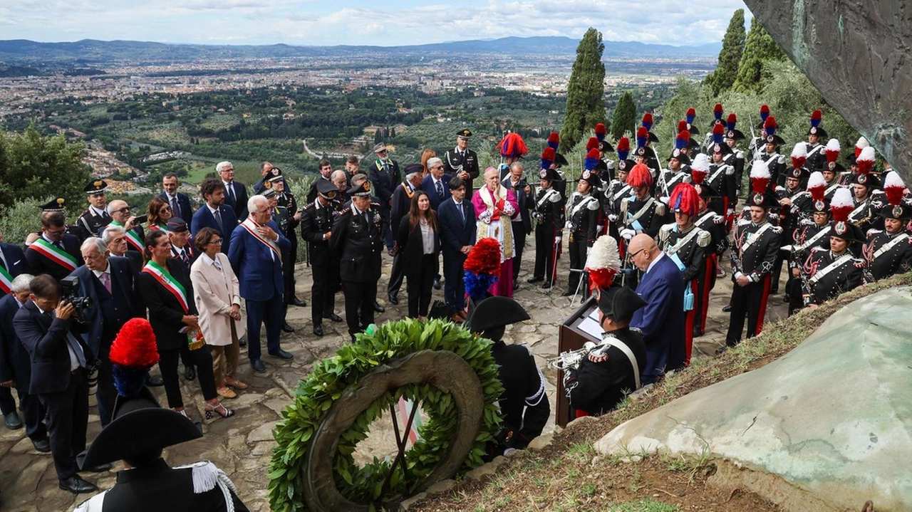Camilla, 13 anni è la pronipote di Enrico Jahier, uno dei dieci ostaggi che dovevano essere fucilati dai nazisti come atto di rappresaglia "È una storia che la mia famiglia non dimenticherà mai". Camilla, 13 anni è la pronipote di Enrico Jahier, uno dei dieci ostaggi che dovevano essere fucilati dai nazisti come atto di rappresaglia "È una storia che la mia famiglia non dimenticherà mai".