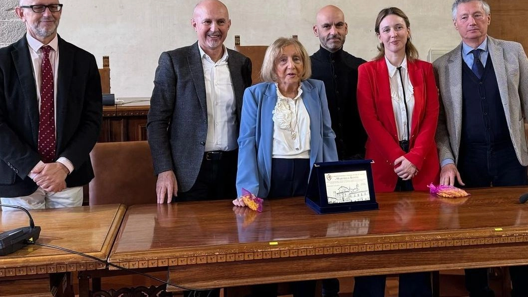 Il riconoscimento dell’amministrazione comunale di Città di Castello a Marcella Bonini Salcerini Il riconoscimento dell’amministrazione comunale di Città di Castello a Marcella Bonini Salcerini