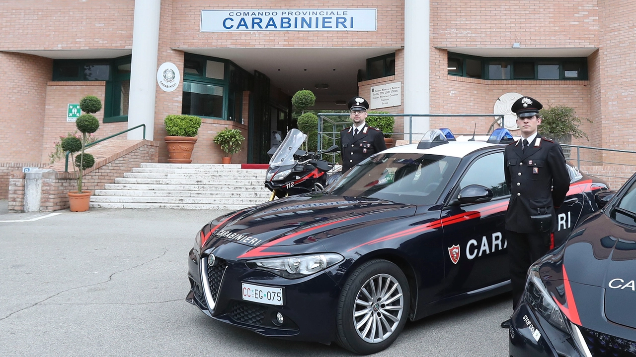 I carabinieri di Rosia (Foto Dipietro) I carabinieri di Rosia (Foto Dipietro)