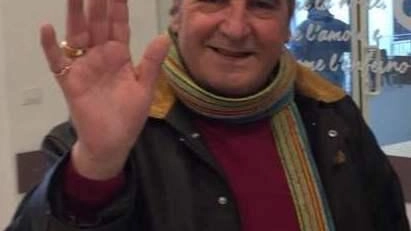 Il ricordo delle figlie: "Sempre orgoglioso di portare la divisa". Oggi i funerali Il ricordo delle figlie: "Sempre orgoglioso di portare la divisa". Oggi i funerali