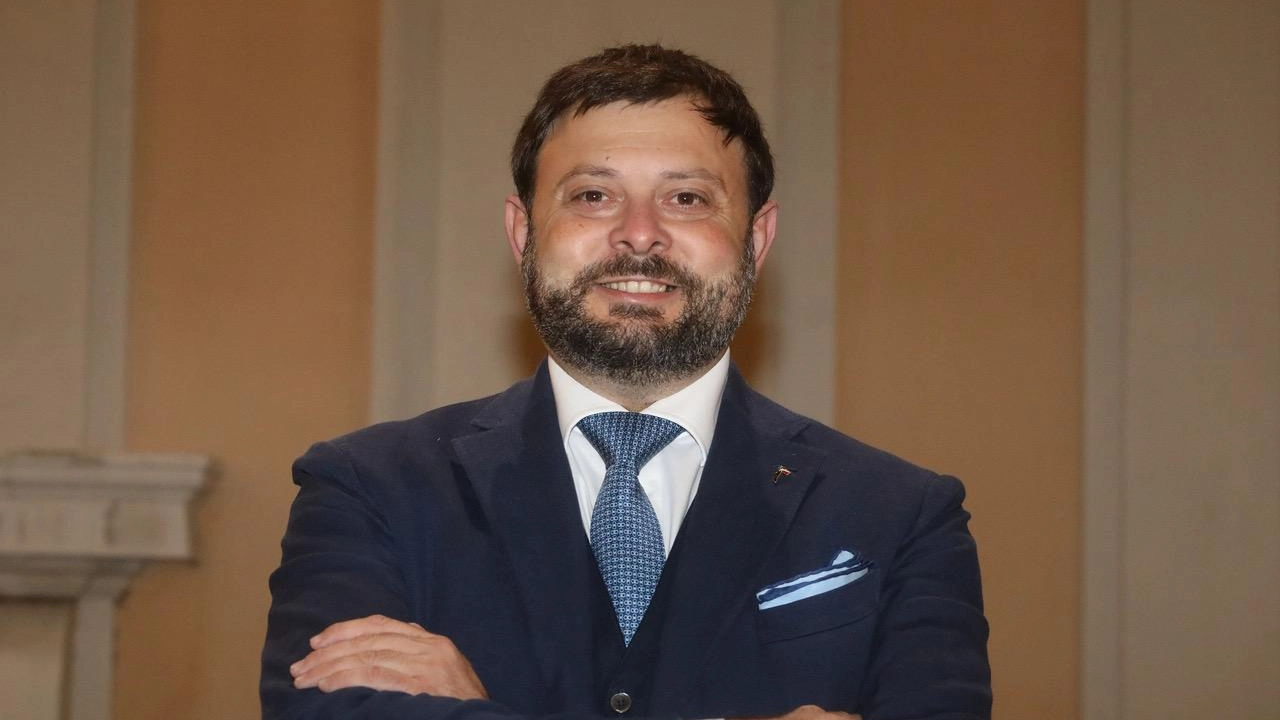Il capogruppo di Fratelli d'Italia in consiglio regionale, Vittorio Fantozzi, denuncia la complicazione eccessiva delle procedure per ricevere esiti di analisi del sangue presso la Asl di Lucca, promettendo di portare la questione a livello regionale per semplificarle. Il capogruppo di Fratelli d'Italia in consiglio regionale, Vittorio Fantozzi, denuncia la complicazione eccessiva delle procedure per ricevere esiti di analisi del sangue presso la Asl di Lucca, promettendo di portare la questione a livello regionale per semplificarle.