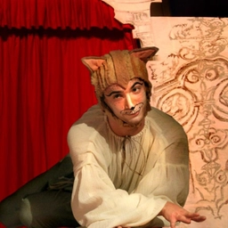 “Il gatto con gli stivali” e “Il brutto anatroccolo” in scena
