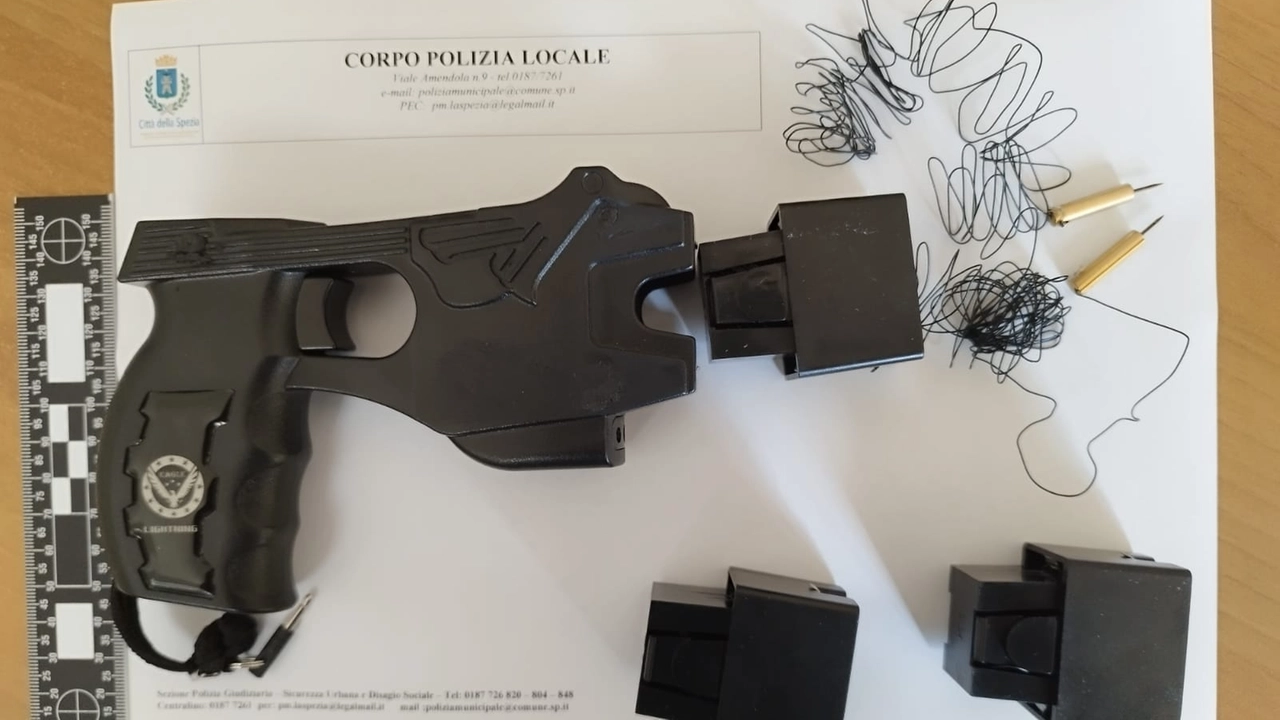 Il taser sequestrato
