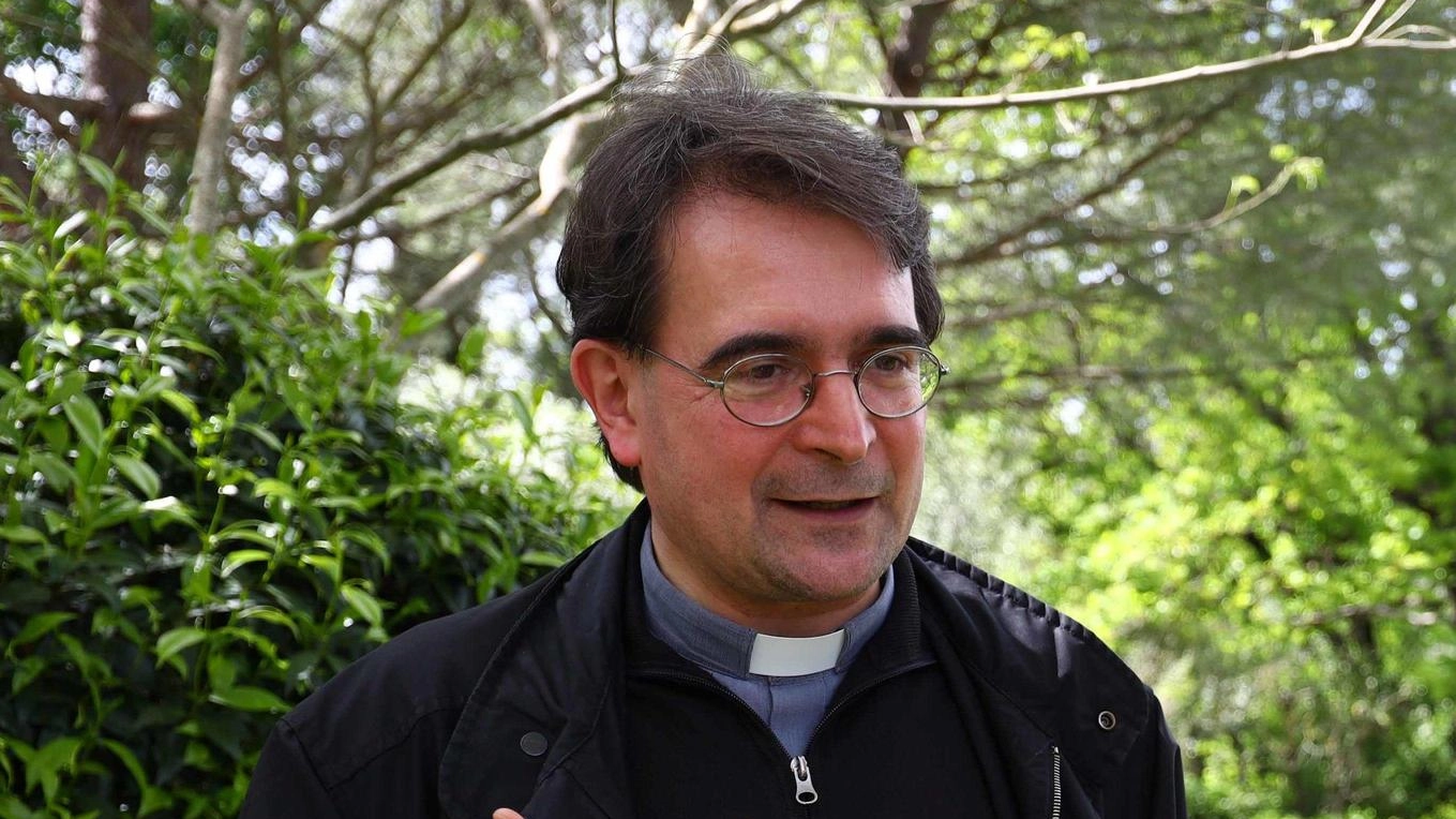 Il parroco don Lombardi si unisce alla comunità di Castelfiorentino nell'emozione per l'ordinazione del nuovo arcivescovo di Firenze e nel sostegno alla famiglia del giovane scomparso Mattia Giani.