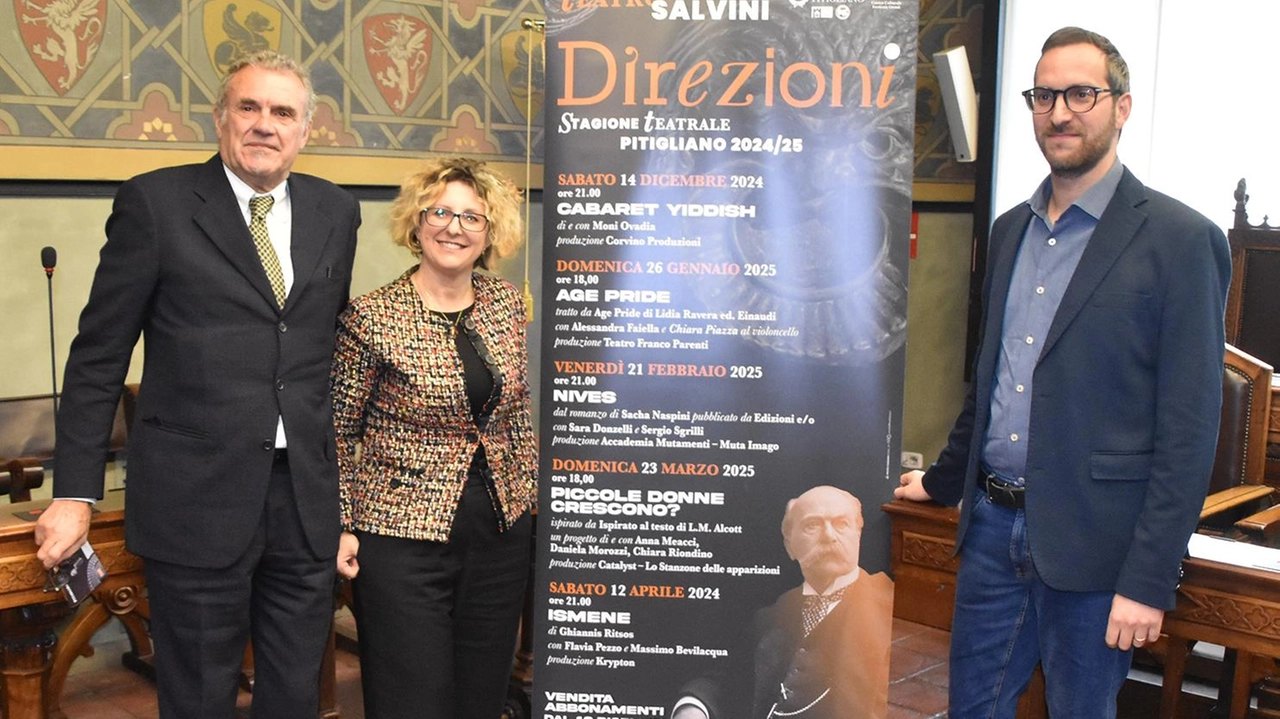 Da sinistra Lorenzo Luzzetti («Ad Arte Spettacoli»), l’assessora comunale alla Cultura Irene Lauretti e il sindaco di Pitigliano, Giovanni Gentili Da sinistra Lorenzo Luzzetti («Ad Arte Spettacoli»), l’assessora comunale alla Cultura Irene Lauretti e il sindaco di Pitigliano, Giovanni Gentili