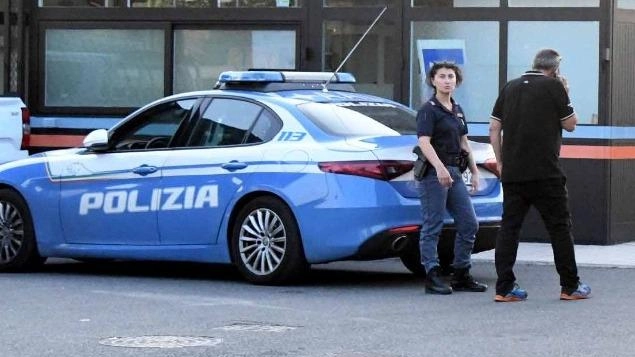 Sono ore cruciali per riuscire a mettere a fuoco, identificare e rintracciare il rapinatore che nel tardo pomeriggio di lunedì –...