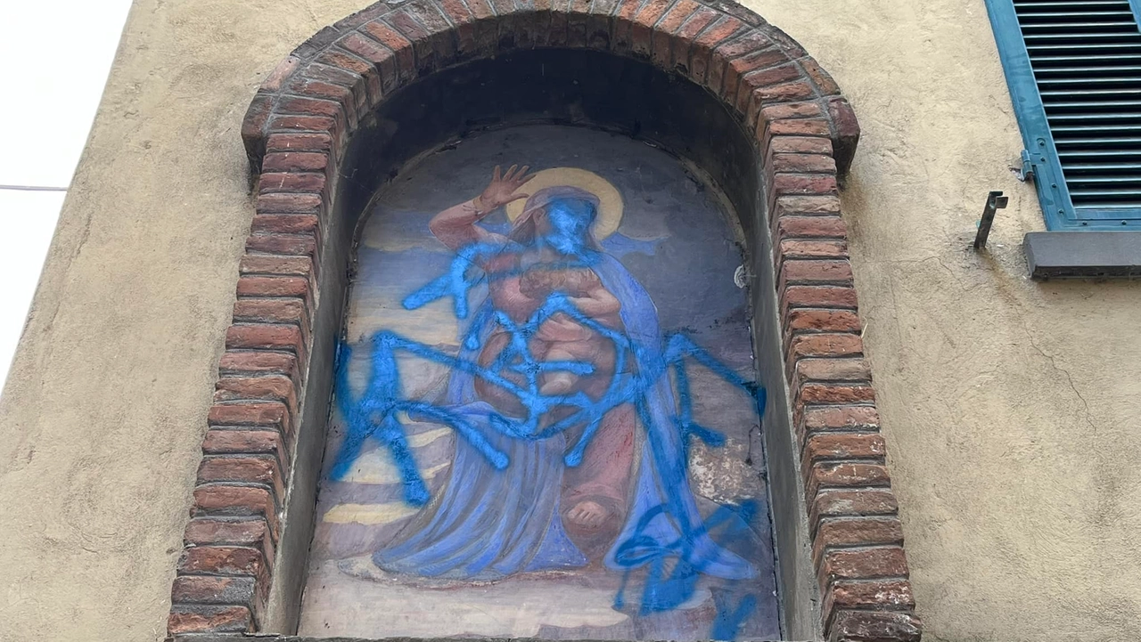 L'edicola votiva vandalizzata a Umbertide L'edicola votiva vandalizzata a Umbertide