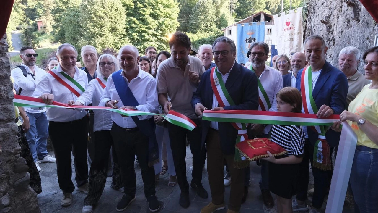 Il taglio del nastro ieri in apertura della kermesse (Foto Massimo Pasquali) Il taglio del nastro ieri in apertura della kermesse (Foto Massimo Pasquali)