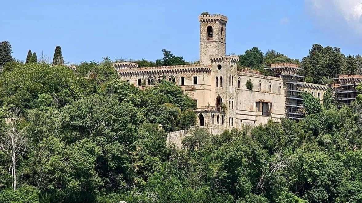 Del restauro del Castello Guglielmi di Isola Maggiore si occupa la Luxor Building dell’ingegnere e imprenditore Francesco Storniolo