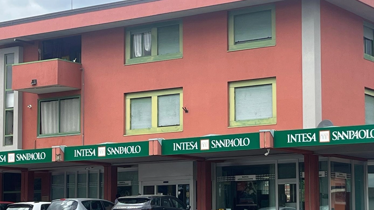 Chiude filiale a Margine: "Comunità penalizzata"