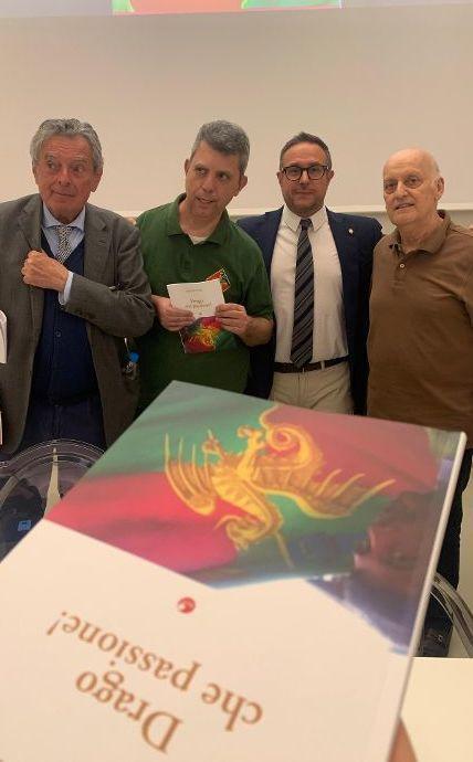 https://www.lanazione.it/image-service/view/acePublic/alias/contentid/YjkxYWMyNDctZGY5Zi00/0/drago-che-passione-il-libro-di-jacopo-dei.jpeg