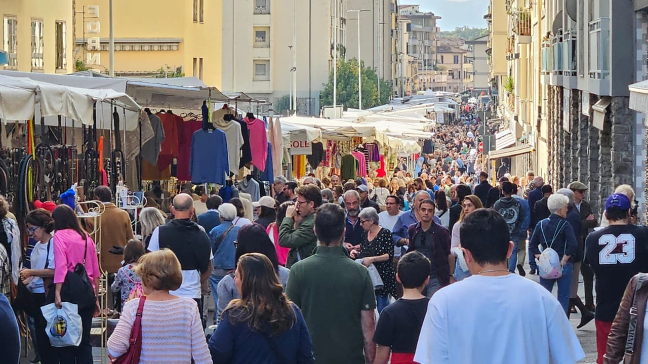"Gli Ambulanti di Forte dei Marmi®” a CAMPI BISENZIO sabato 3 maggio