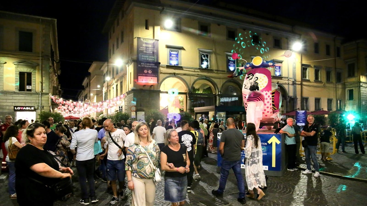 Una foto della «Notte granata» in centro storico (foto Bongianni per Germogli) Una foto della «Notte granata» in centro storico (foto Bongianni per Germogli)