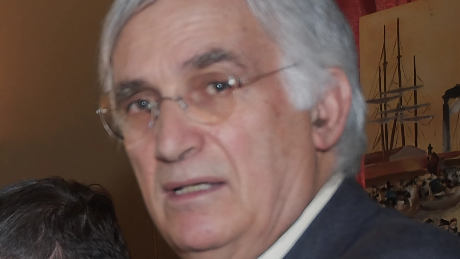 L’imprenditore si candida alle regionali a sostegno del governatore "I Dem non dovrebbero preoccuparsi, porto i voti che mancavano". Gianni Lorenzetti tira dritto: "Non penalizza me, ma tutto il partito" . L’imprenditore si candida alle regionali a sostegno del governatore "I Dem non dovrebbero preoccuparsi, porto i voti che mancavano". Gianni Lorenzetti tira dritto: "Non penalizza me, ma tutto il partito" .