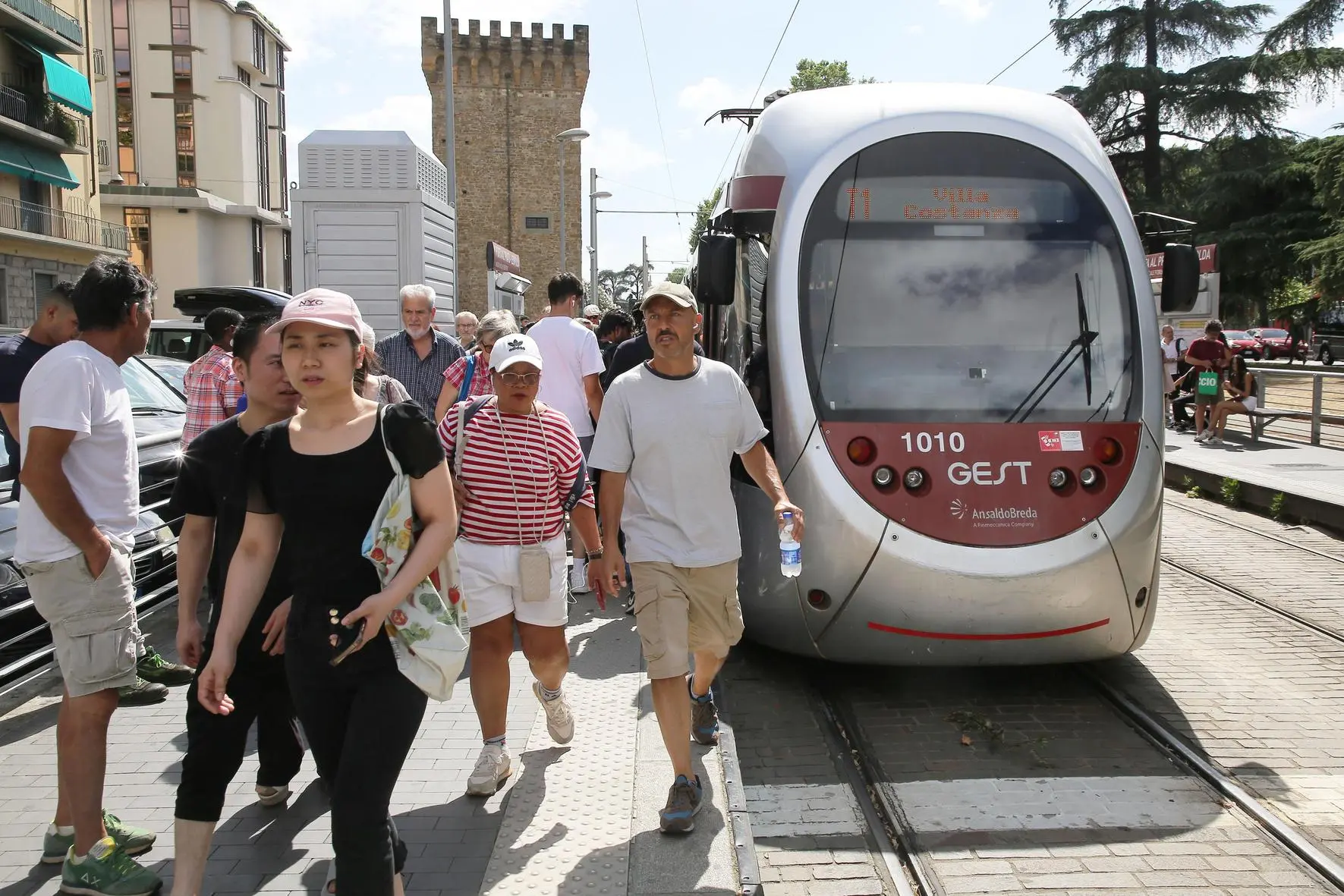 Le nuove rotte dei turisti. Santa Croce: "Affari ko". Ognissanti vede il riscatto