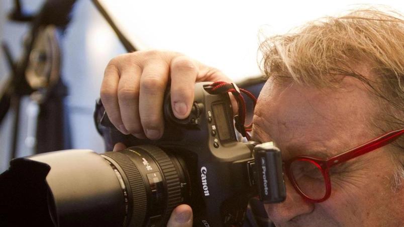 Il nostro Renzo Castelli ripercorre il legame con la nostra provincia del grande fotografo che ha personalmente conosciuto in occasione di un progetto legato alle quattro stagioni dell’anno. Ecco il suo ricordo. Il nostro Renzo Castelli ripercorre il legame con la nostra provincia del grande fotografo che ha personalmente conosciuto in occasione di un progetto legato alle quattro stagioni dell’anno. Ecco il suo ricordo.