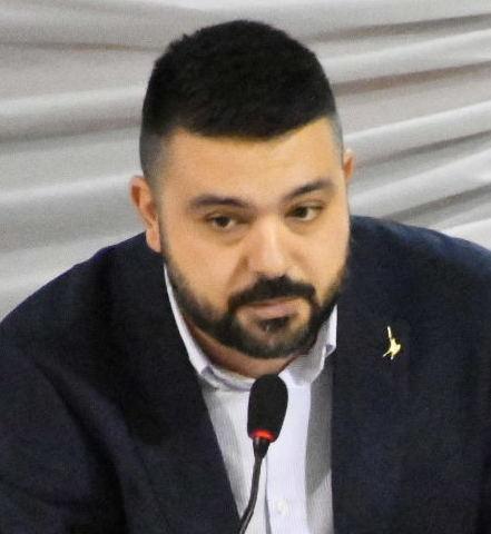 https://www.lanazione.it/image-service/view/acePublic/alias/contentid/YjlhNGE1NDgtNjNjNy00/0/centri-estivi-scontro-tra-fdi-e-lega-cento-bambini-lasciati-senza-posto-polemica-inutile-servizio-potenziato.jpeg