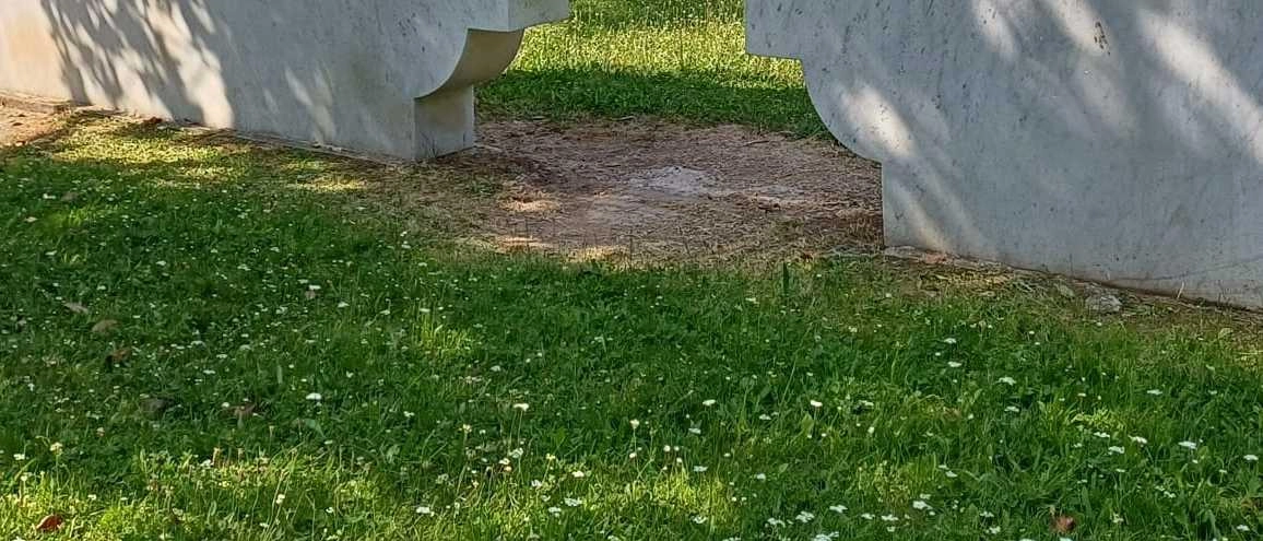 Padula, opere ripulite. Maquillage alle sculture della Biennale di Gori
