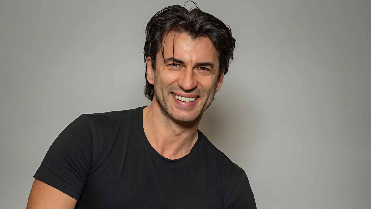 Il ballerino e coreografo albanese Kledi è la star della prima masterclass di questo nuovo Anno Accademico de La... Il ballerino e coreografo albanese Kledi è la star della prima masterclass di questo nuovo Anno Accademico de La...