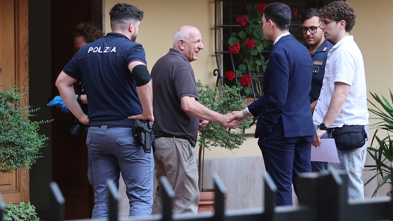 Studioso trovato morto nella camera da letto. Arriva la polizia scientifica