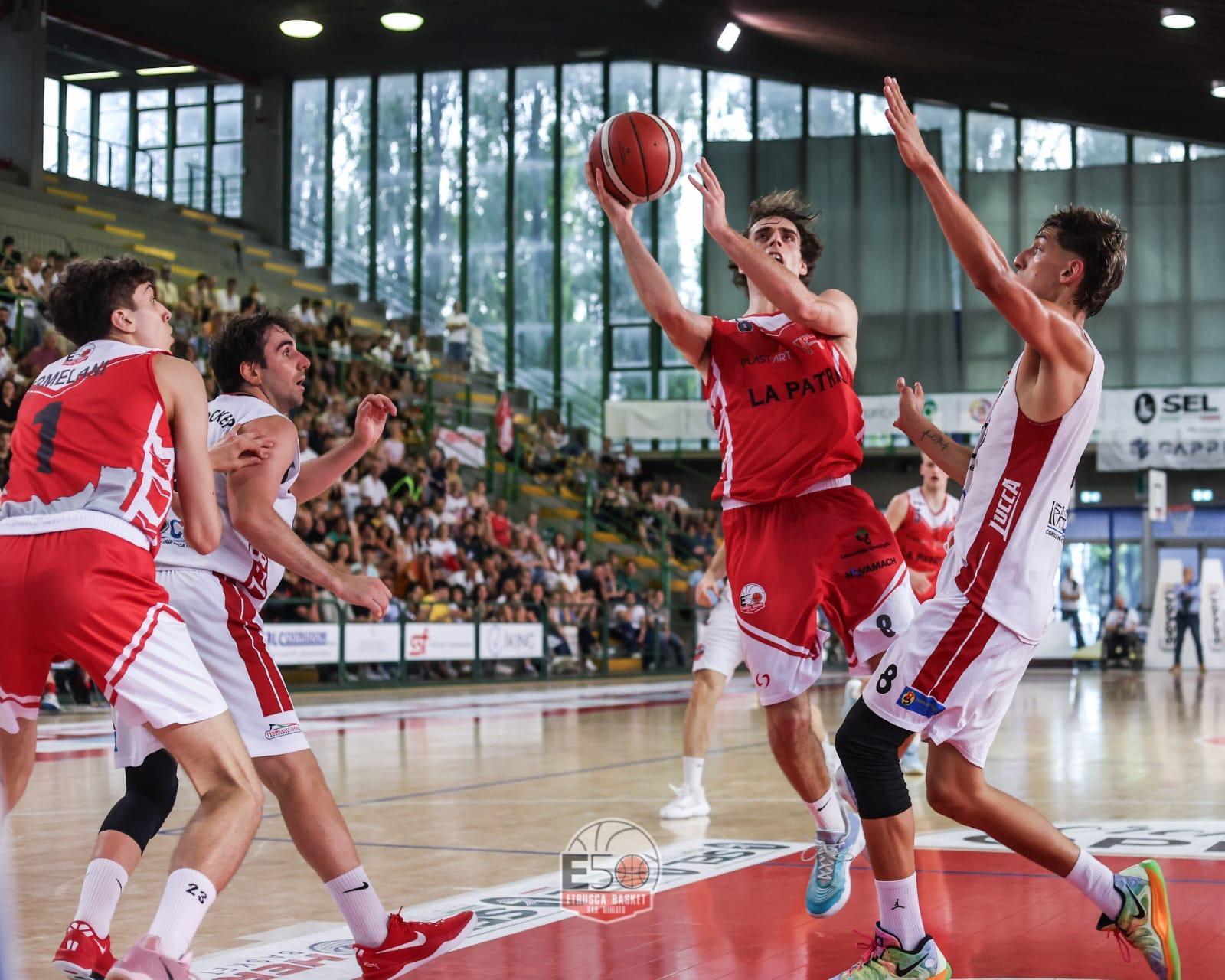 https://www.lanazione.it/image-service/view/acePublic/alias/contentid/YjllN2JhZjUtZTUxZi00/0/la-corsa-delletrusca-si-ferma-in-semifinale-a-lucca-finisce-una-stagione-piena-di-successi.jpeg