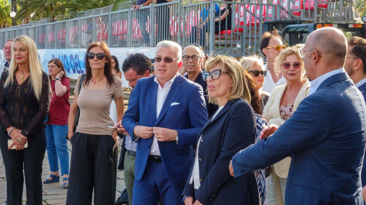 Inaugurata ieri al molo Morin l’arena dedicata alla storia dell’evento. Mostre di pittura, laboratori, fotografie per accompagnare l’attesa . Iniziativa organizzata da Italian Blue Growth, Comune e Borgate.
