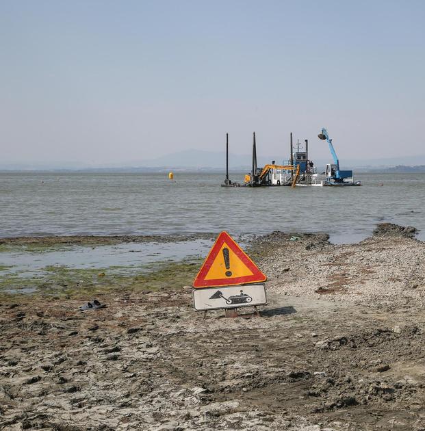 Lite per i lavori sui fondali: "Noi facciamo i fatti. Gli altri discutono di Lago"
