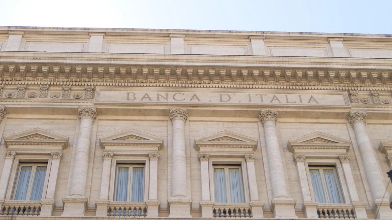 Il debito pubblico italiano cresce di 30,1 miliardi ad aprile, spinto dal fabbisogno delle amministrazioni pubbliche e dalle disponibilità liquide del Tesoro. Il debito pubblico italiano cresce di 30,1 miliardi ad aprile, spinto dal fabbisogno delle amministrazioni pubbliche e dalle disponibilità liquide del Tesoro.
