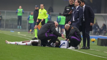 Brutto colpo alla testa per Kean in Verona Fiorentina, ricoverato in ospedale: “Trauma cranico”