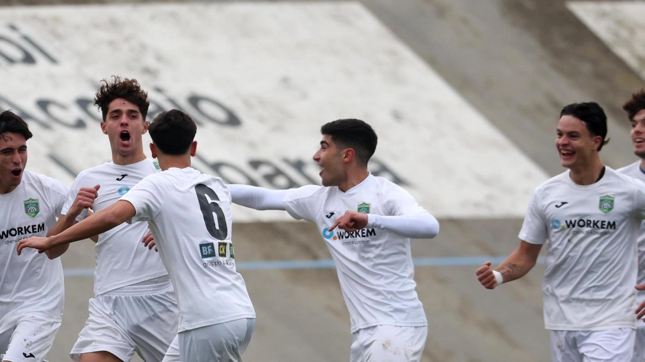 Espugnato il Fiorenzuola, tre punti pesantissimi conquistati dopo una gara accorta in cui i neroverdi rischiano poco e concretizzano tanto. Espugnato il Fiorenzuola, tre punti pesantissimi conquistati dopo una gara accorta in cui i neroverdi rischiano poco e concretizzano tanto.