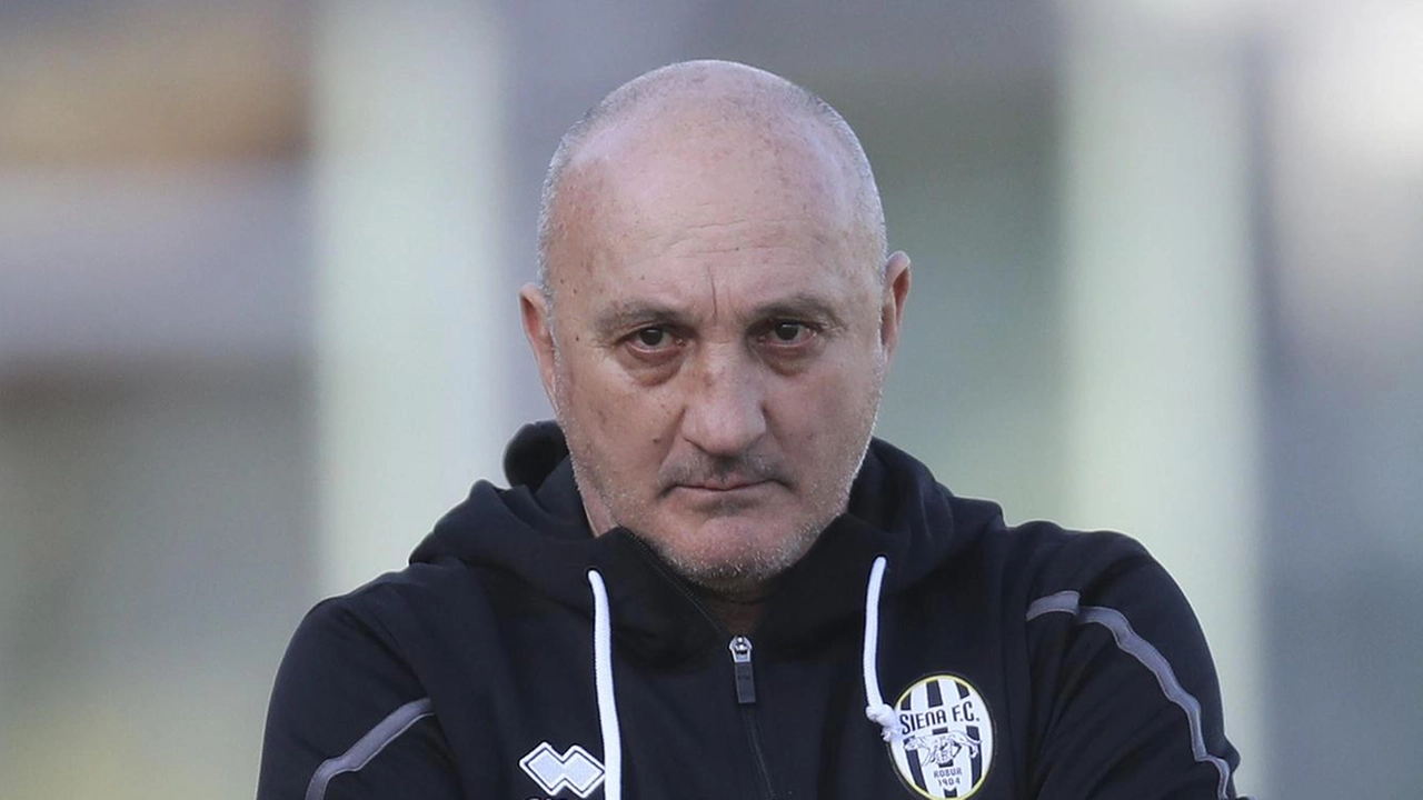 L'allenatore del Siena, Lamberto Magrini, esprime delusione per la sconfitta contro il Trestina e critica la squadra.