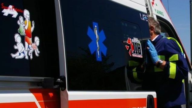 Intervento del 118 a Prato per un ciclista gravemente ferito in viale dell'Unione Europea Intervento del 118 a Prato per un ciclista gravemente ferito in viale dell'Unione Europea